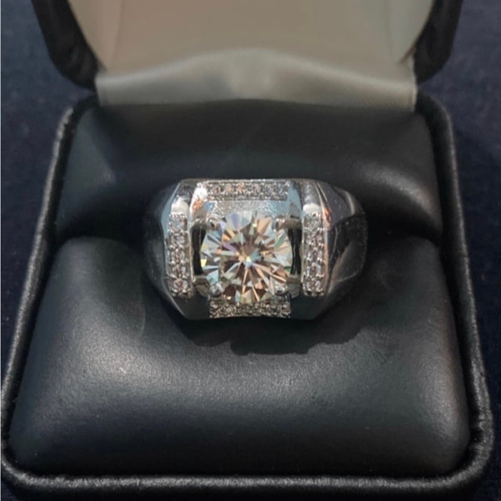 Men’s Stunning 2.58CT Moissanite Diamond 925 Ring Size 9.5